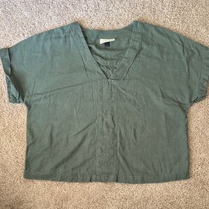 Universal Thread Olive V-Neck Short Sleeve Tee